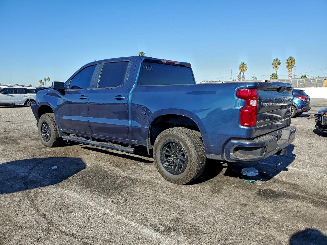 2020 CHEVROLET SILVERADO C1500 RST photo 2
