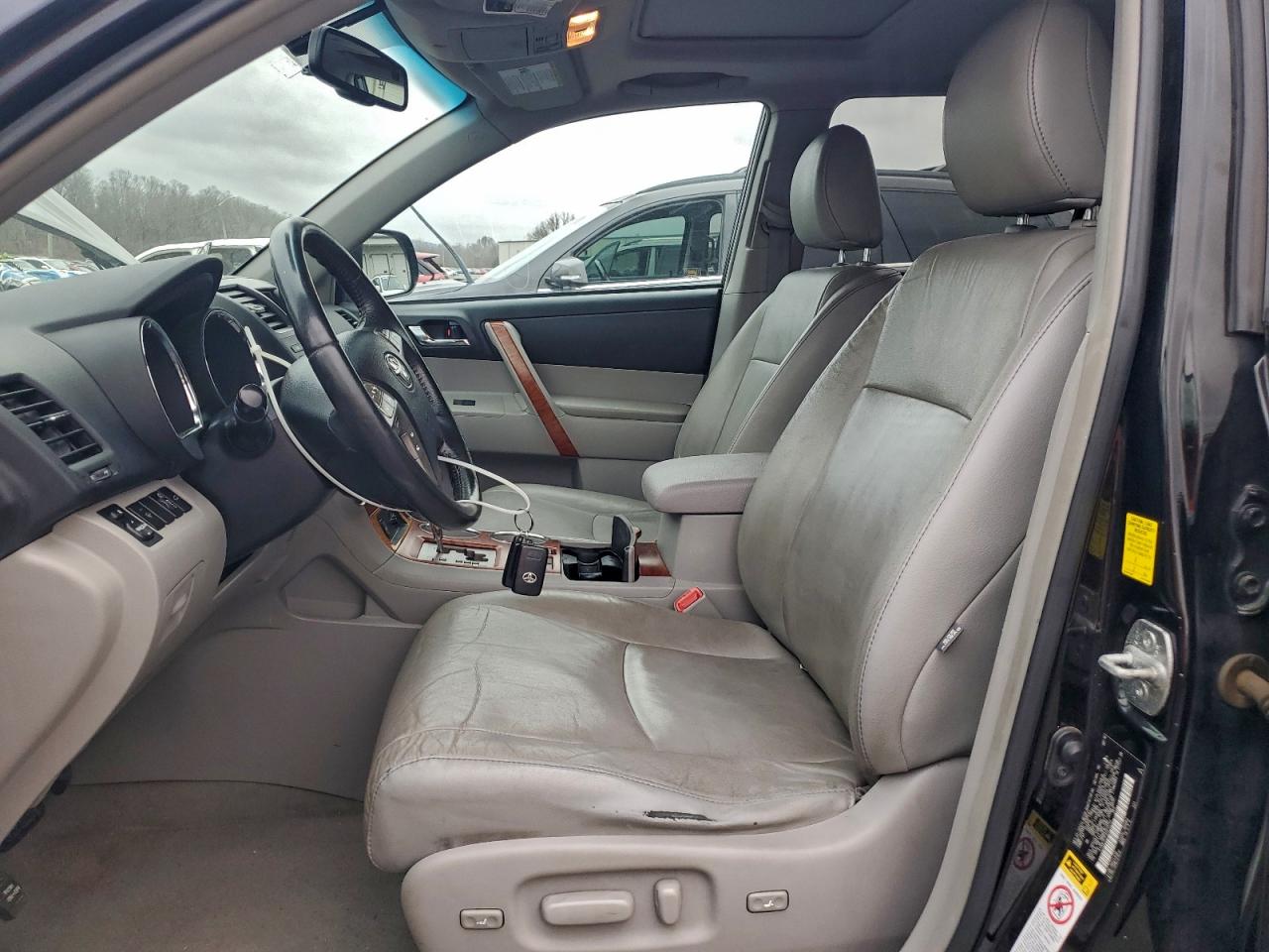 2010 TOYOTA HIGHLANDER LIMITED photo 7