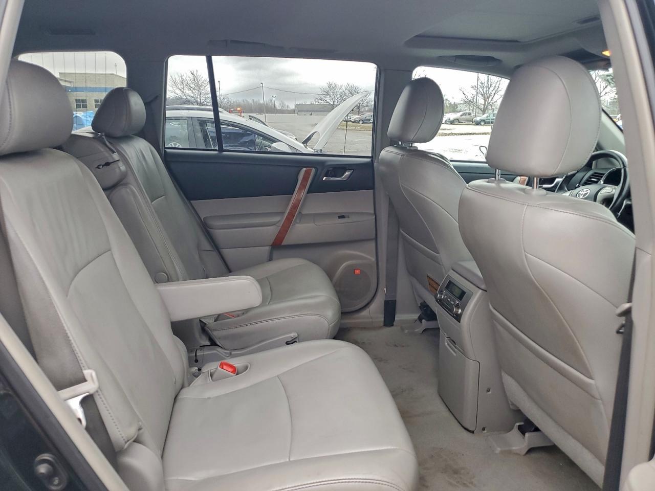 2010 TOYOTA HIGHLANDER LIMITED photo 11