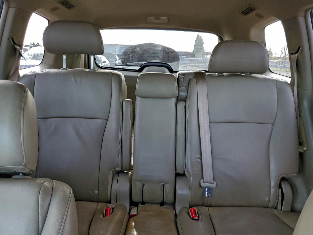 2013 TOYOTA HIGHLANDER SE photo 10