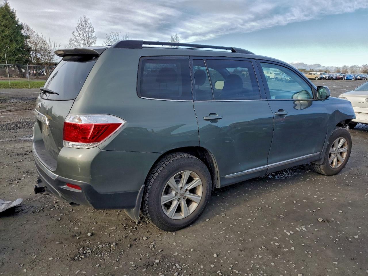 2013 TOYOTA HIGHLANDER SE photo 3