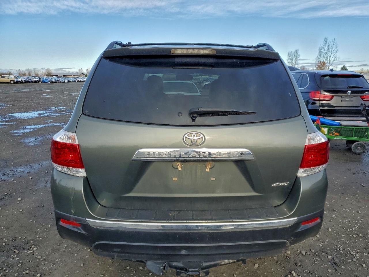 2013 TOYOTA HIGHLANDER SE photo 6