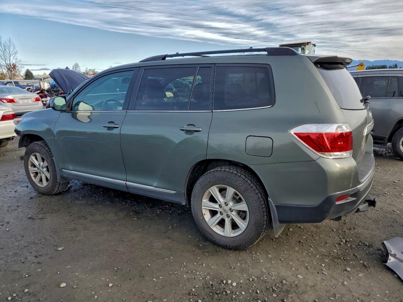 2013 TOYOTA HIGHLANDER SE photo 2