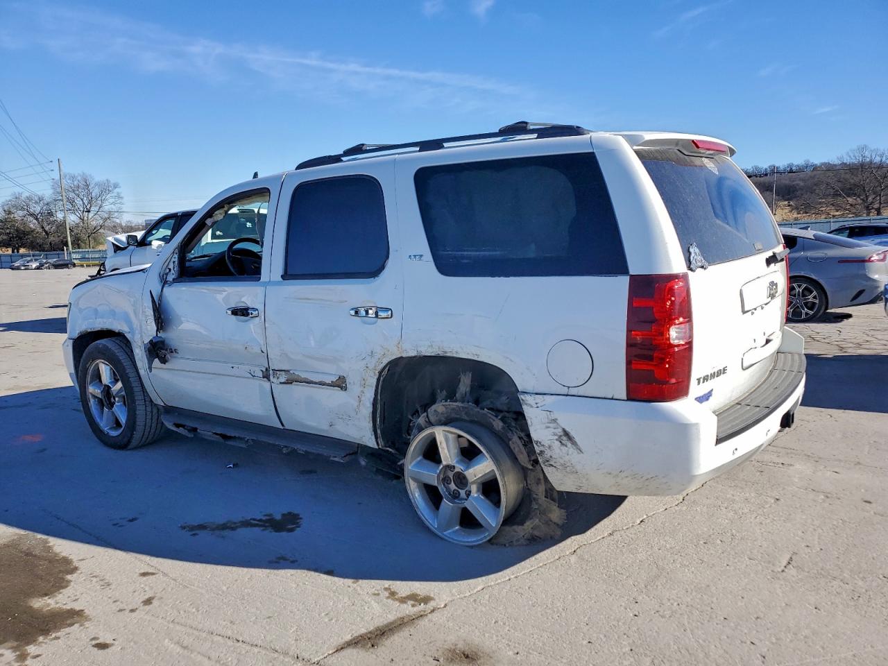 2007 CHEVROLET TAHOE C1500 photo 2