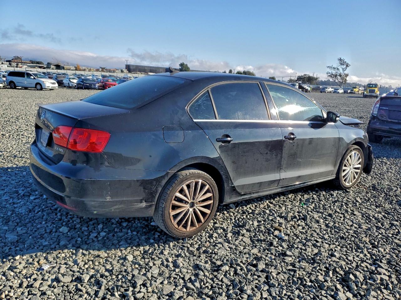 2013 VOLKSWAGEN JETTA SEL photo 3