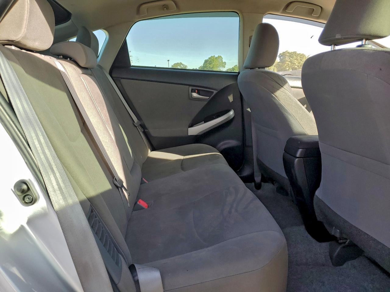 2014 TOYOTA PRIUS photo 10