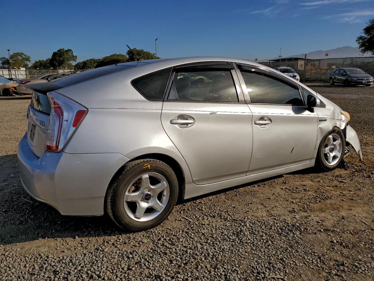 2014 TOYOTA PRIUS photo 3
