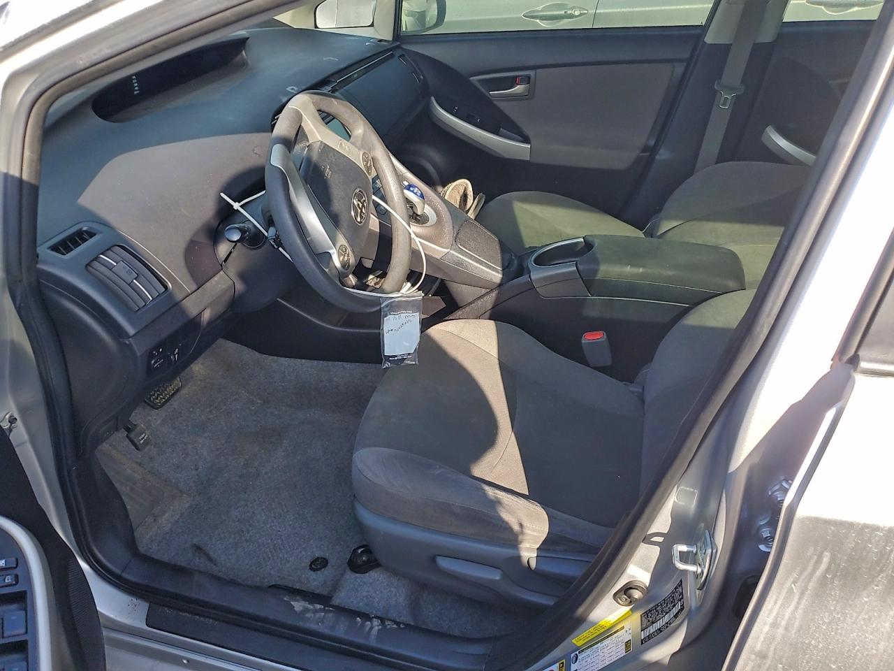 2014 TOYOTA PRIUS photo 7