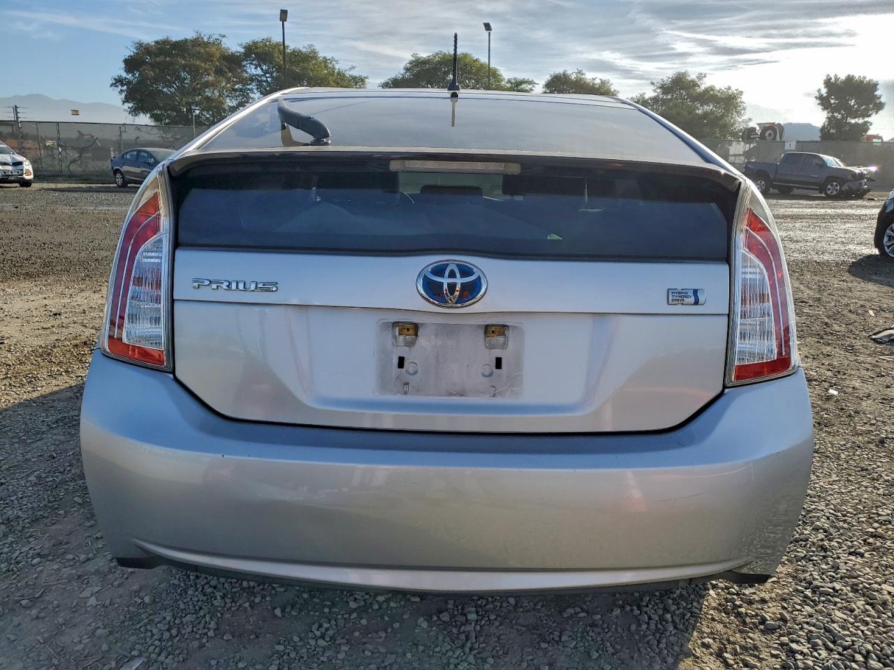 2014 TOYOTA PRIUS photo 6