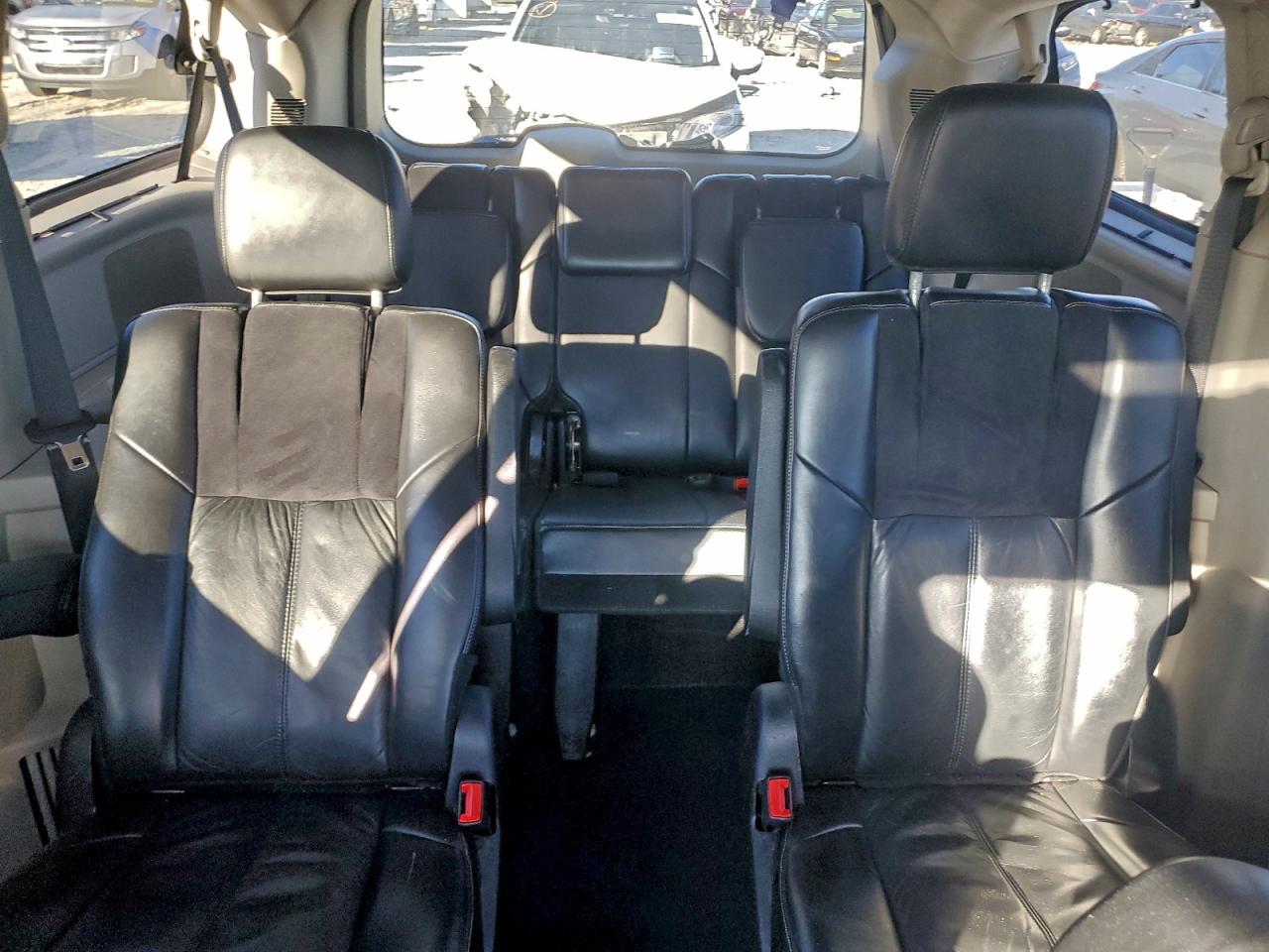 2013 CHRYSLER TOWN & COUNTRY LIMITED photo 10