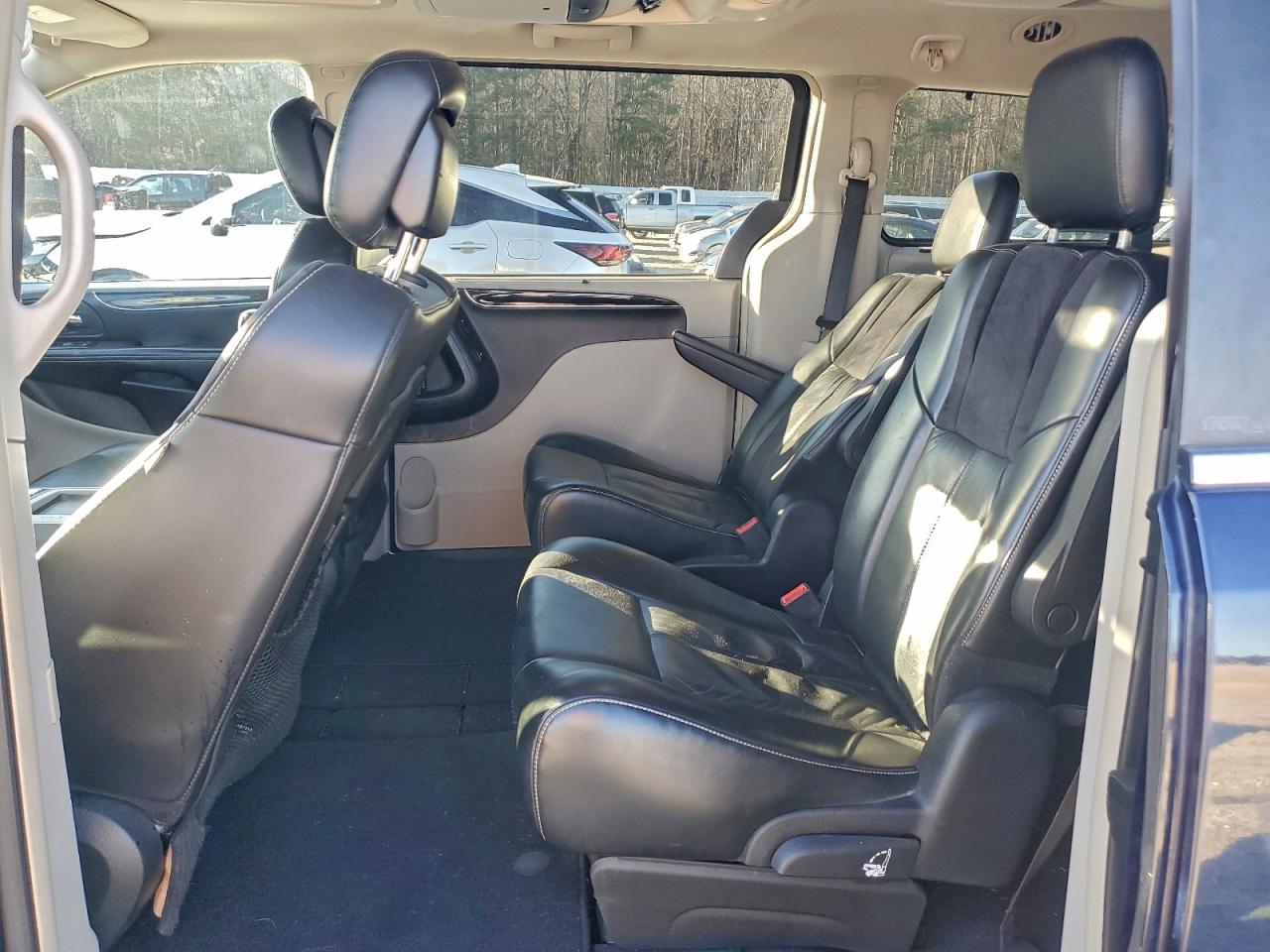2013 CHRYSLER TOWN & COUNTRY LIMITED photo 11