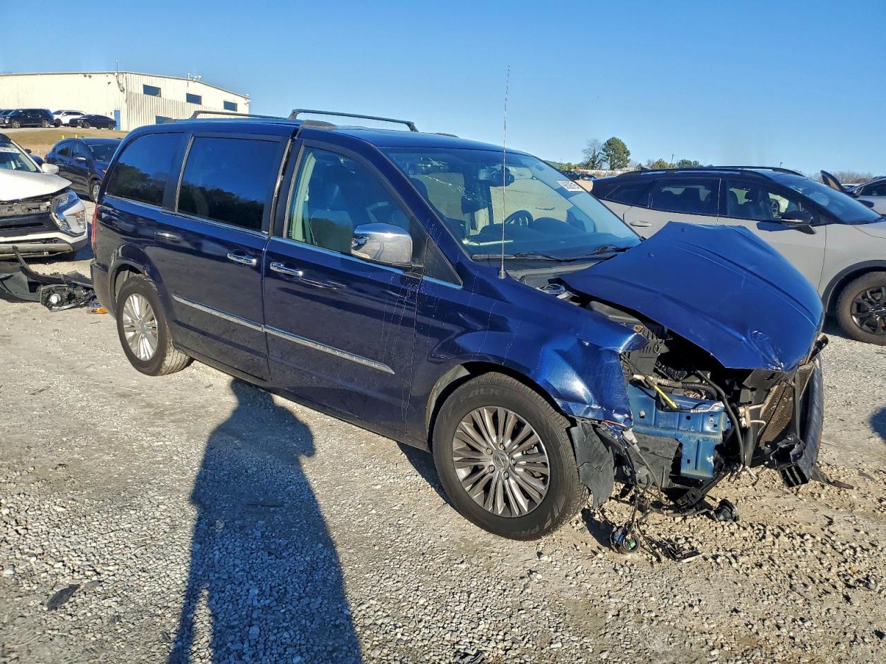 2013 CHRYSLER TOWN & COUNTRY LIMITED photo 4