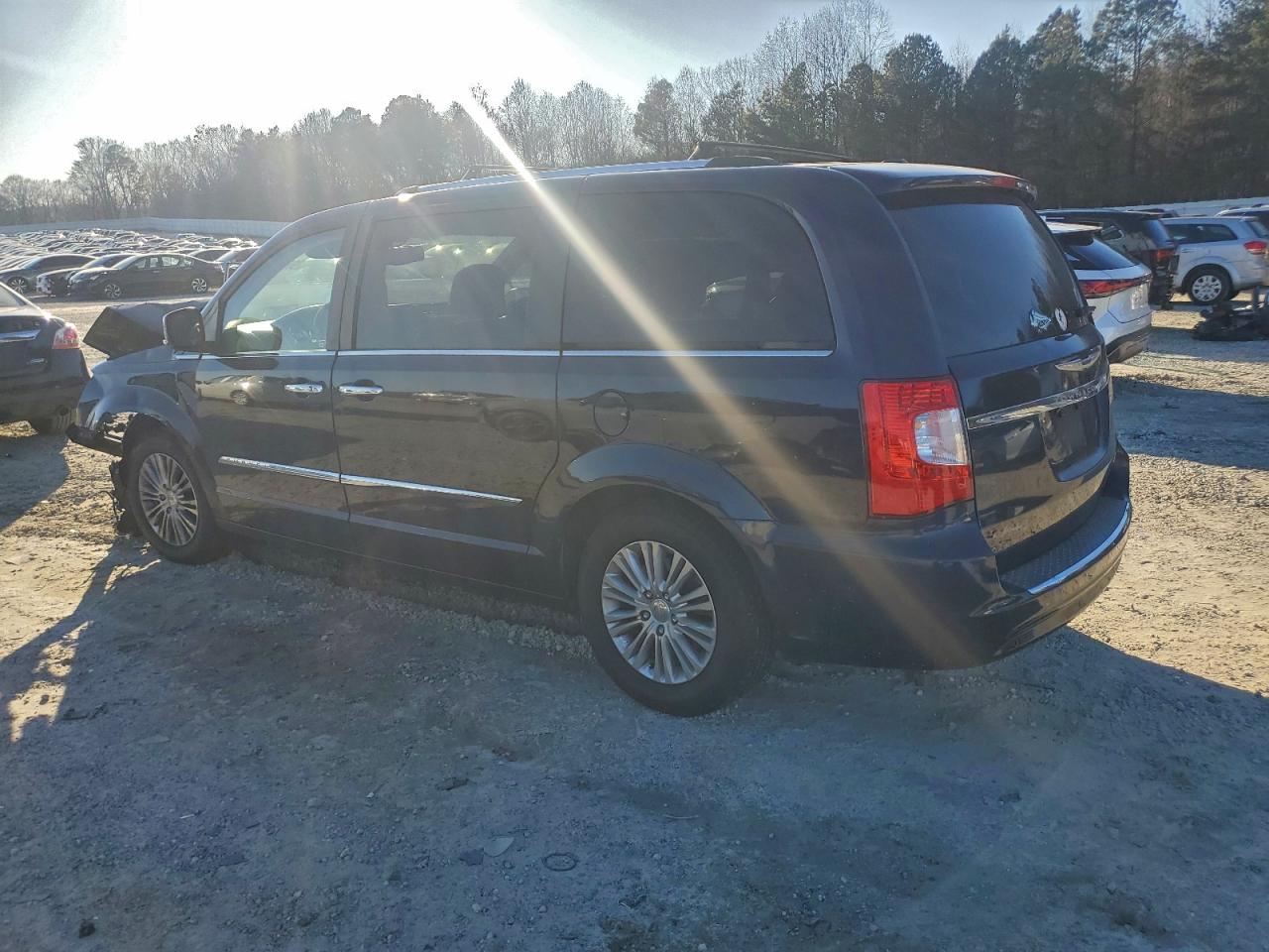 2013 CHRYSLER TOWN & COUNTRY LIMITED photo 2