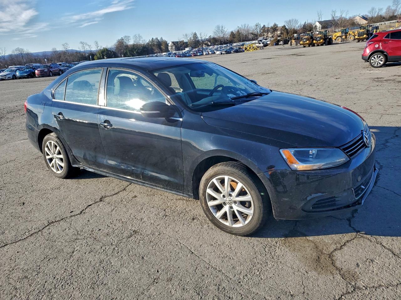 2013 VOLKSWAGEN JETTA SE photo 4