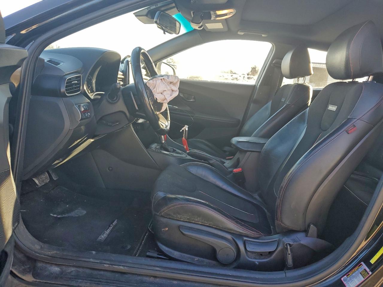 2019 HYUNDAI VELOSTER BASE photo 7