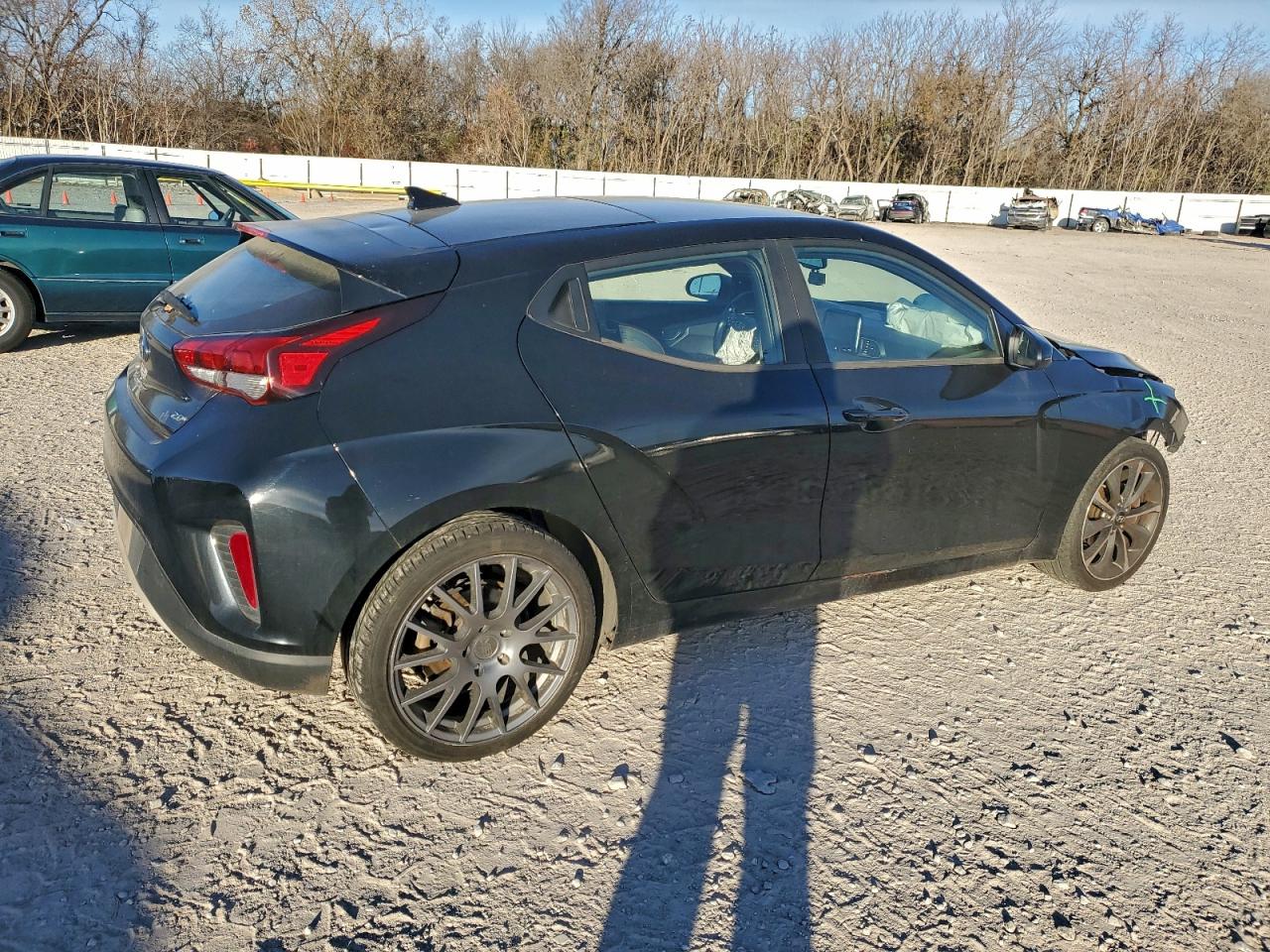 2019 HYUNDAI VELOSTER BASE photo 3