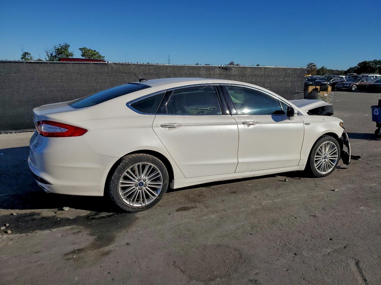 2016 FORD FUSION SE photo 3