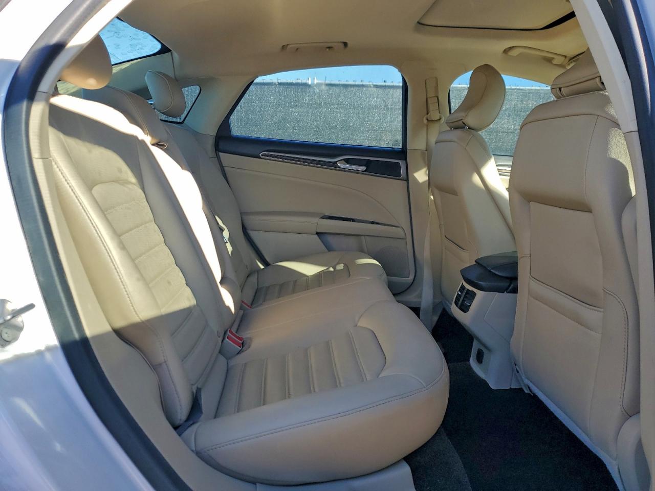 2016 FORD FUSION SE photo 10
