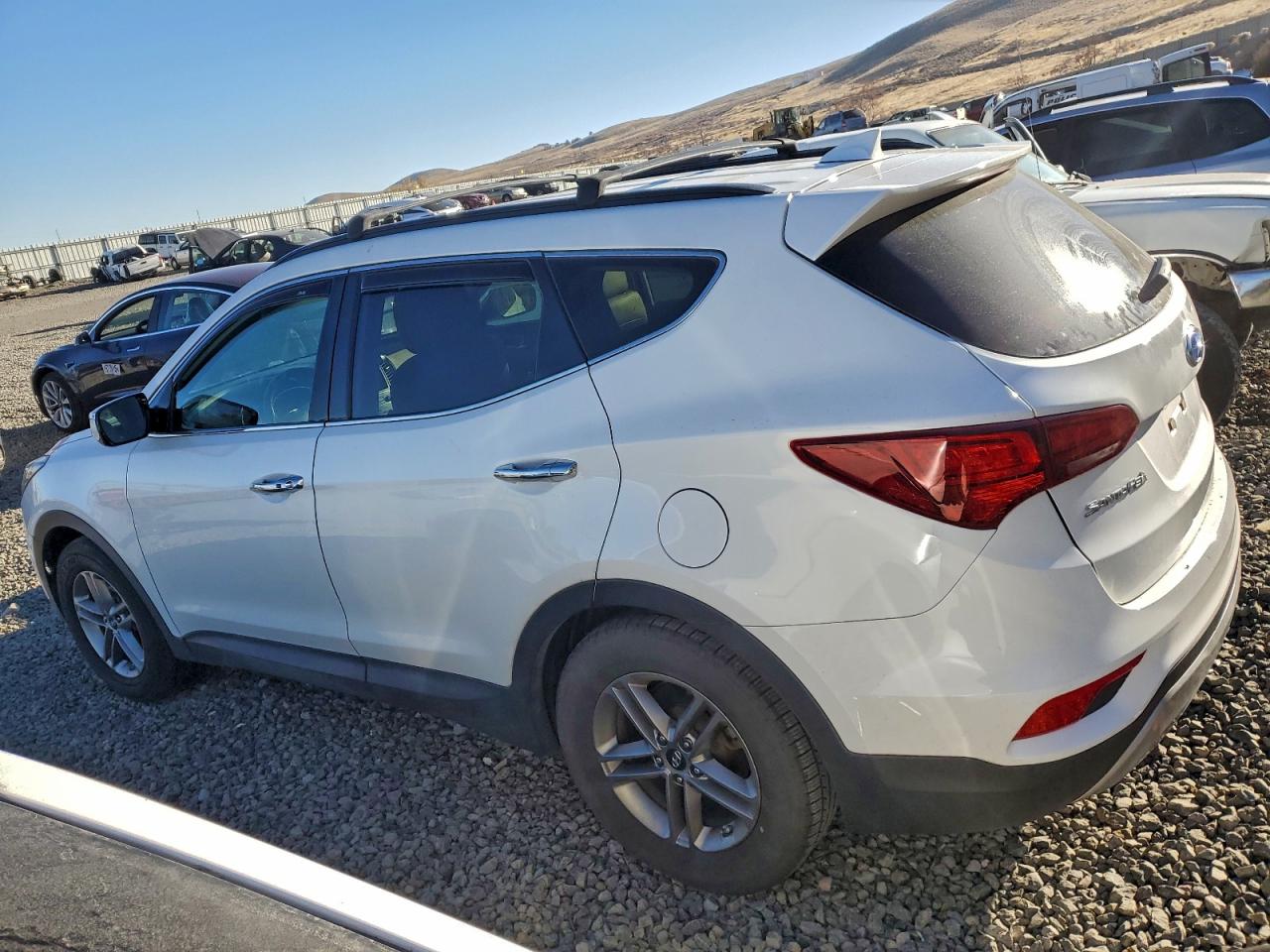 2017 HYUNDAI SANTA FE SPORT photo 2