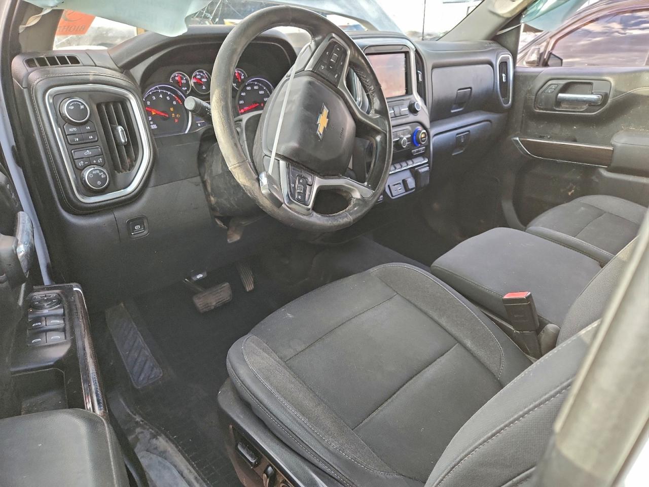 2019 CHEVROLET SILVERADO K1500 LT photo 8