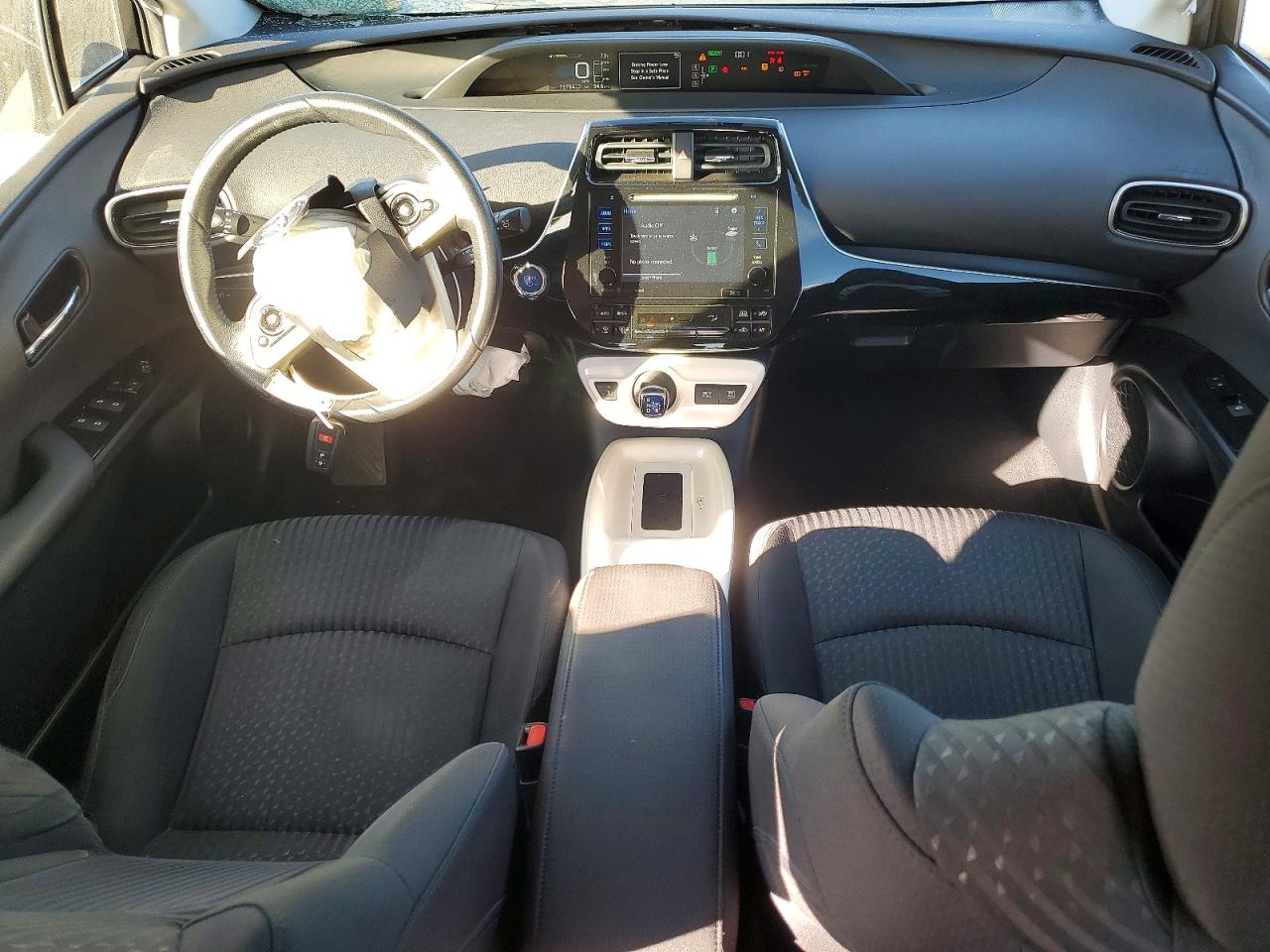 2016 TOYOTA PRIUS photo 8