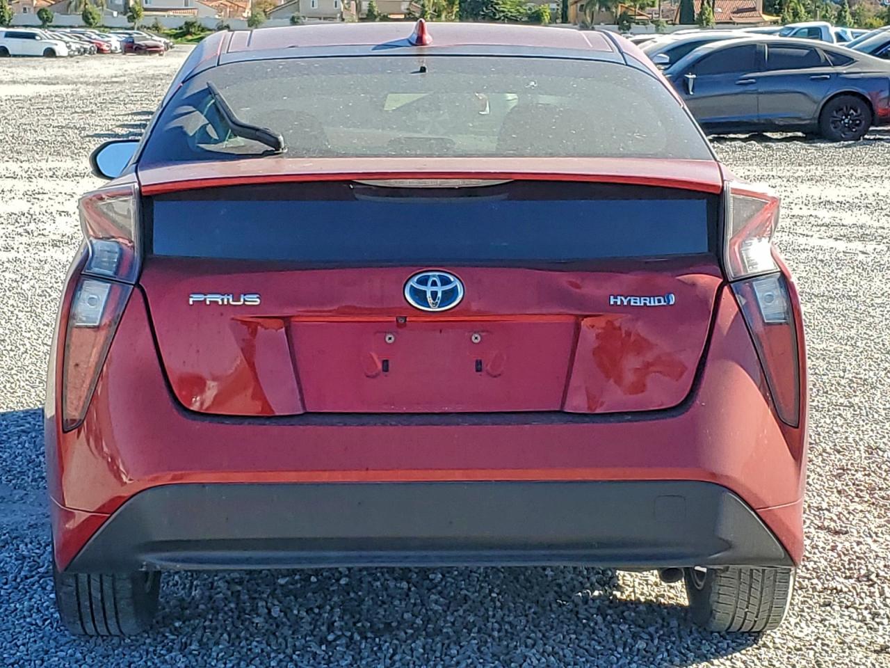2016 TOYOTA PRIUS photo 6