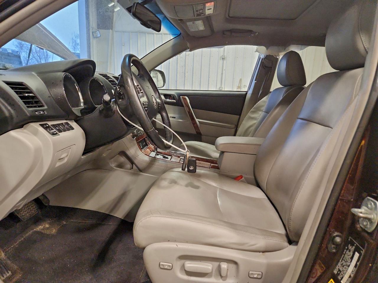 2013 TOYOTA HIGHLANDER LIMITED photo 7