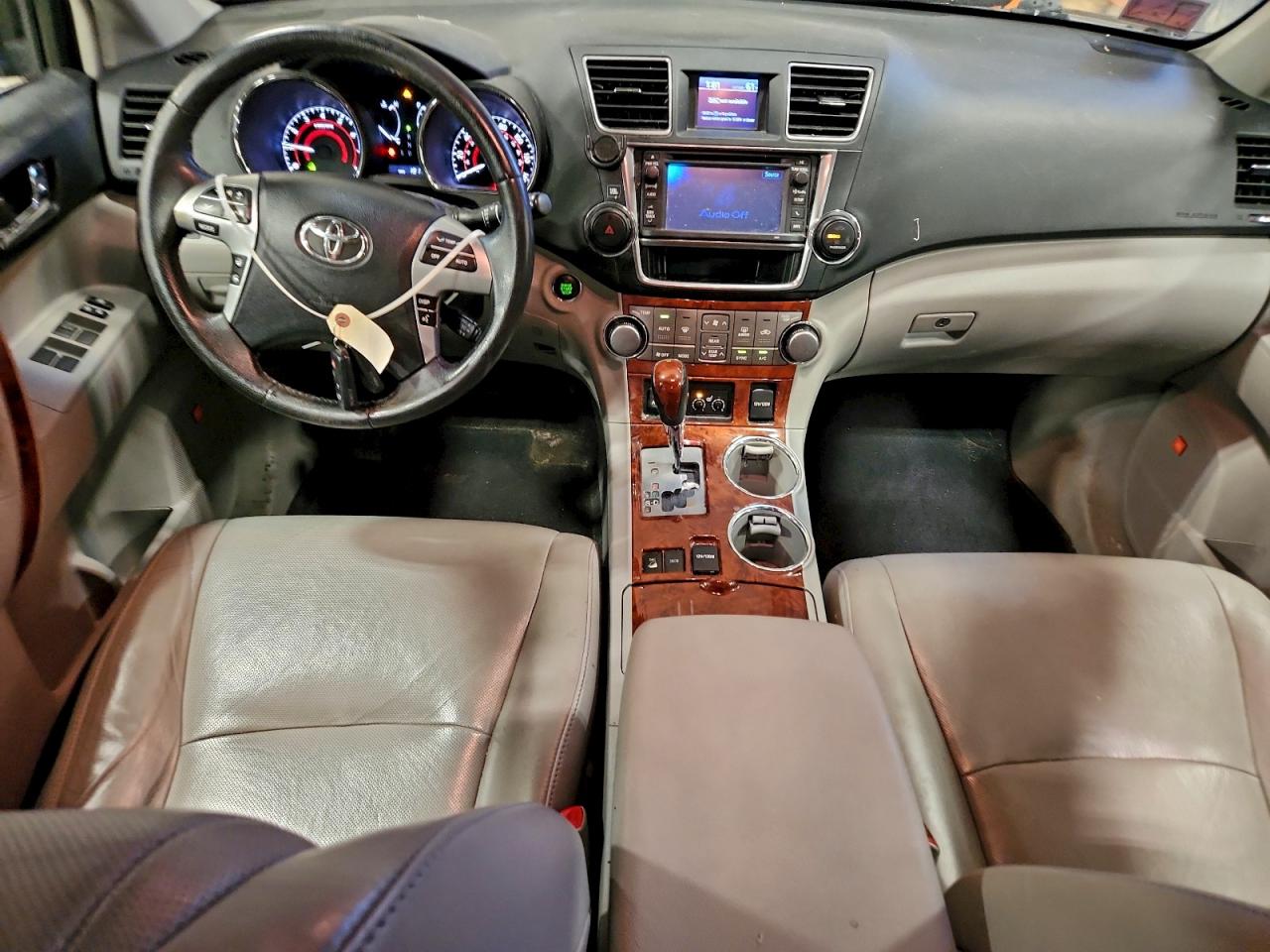 2013 TOYOTA HIGHLANDER LIMITED photo 8