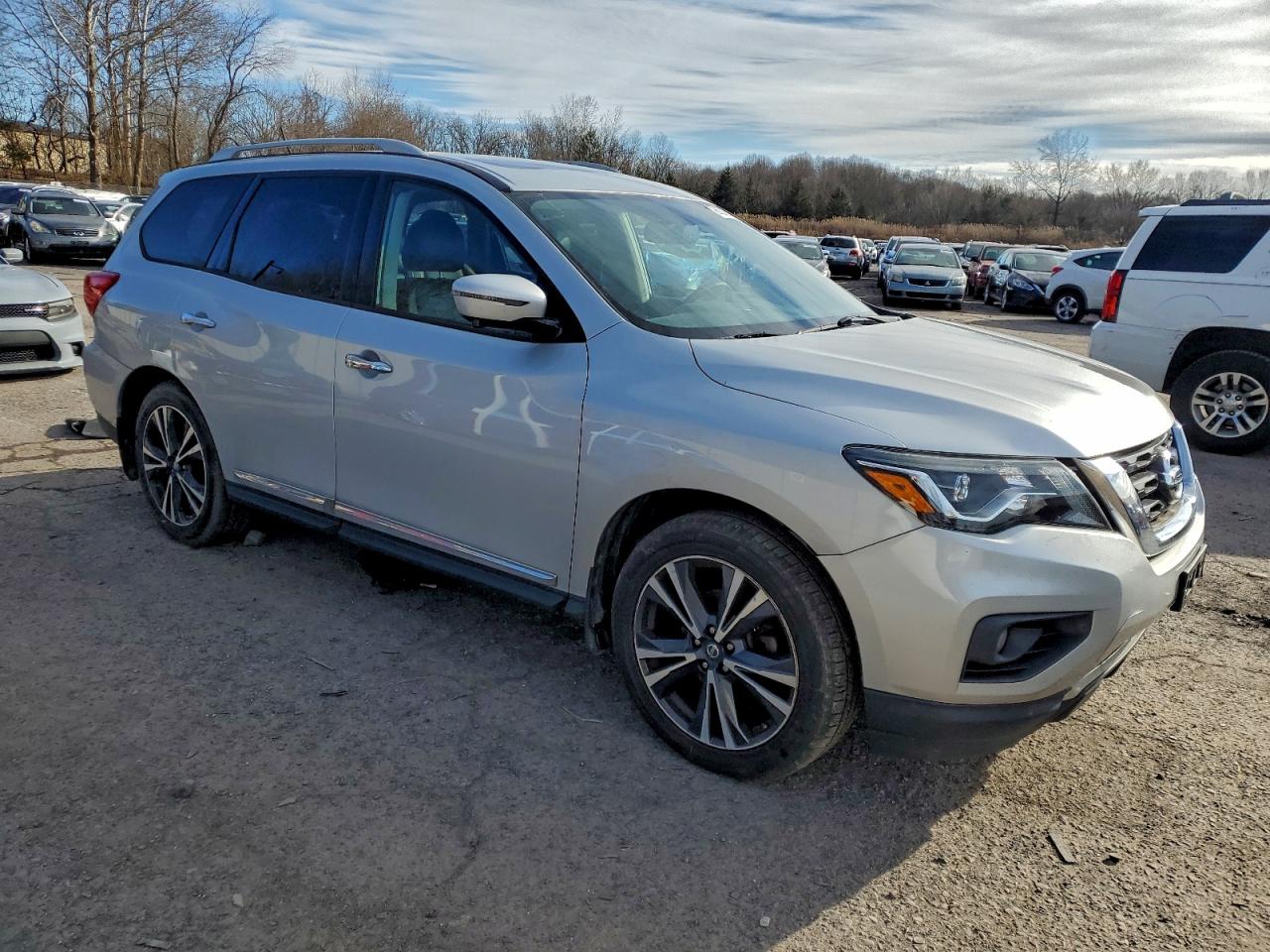 2017 NISSAN PATHFINDER S photo 4