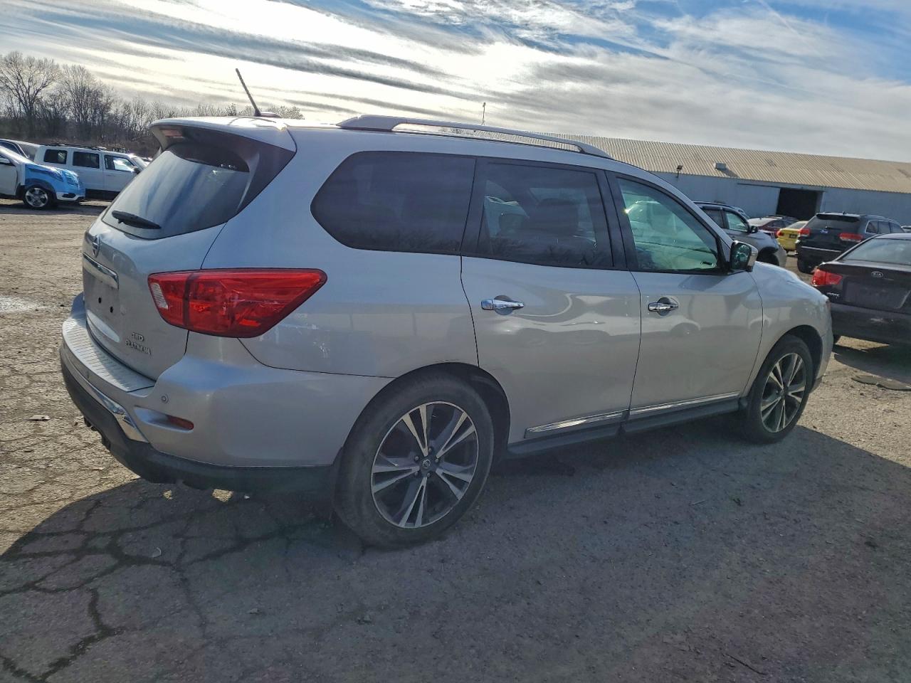 2017 NISSAN PATHFINDER S photo 3