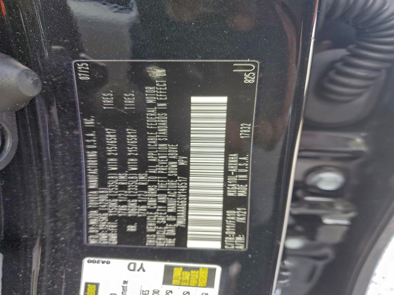 2025 TOYOTA COROLLA CROSS L photo 13