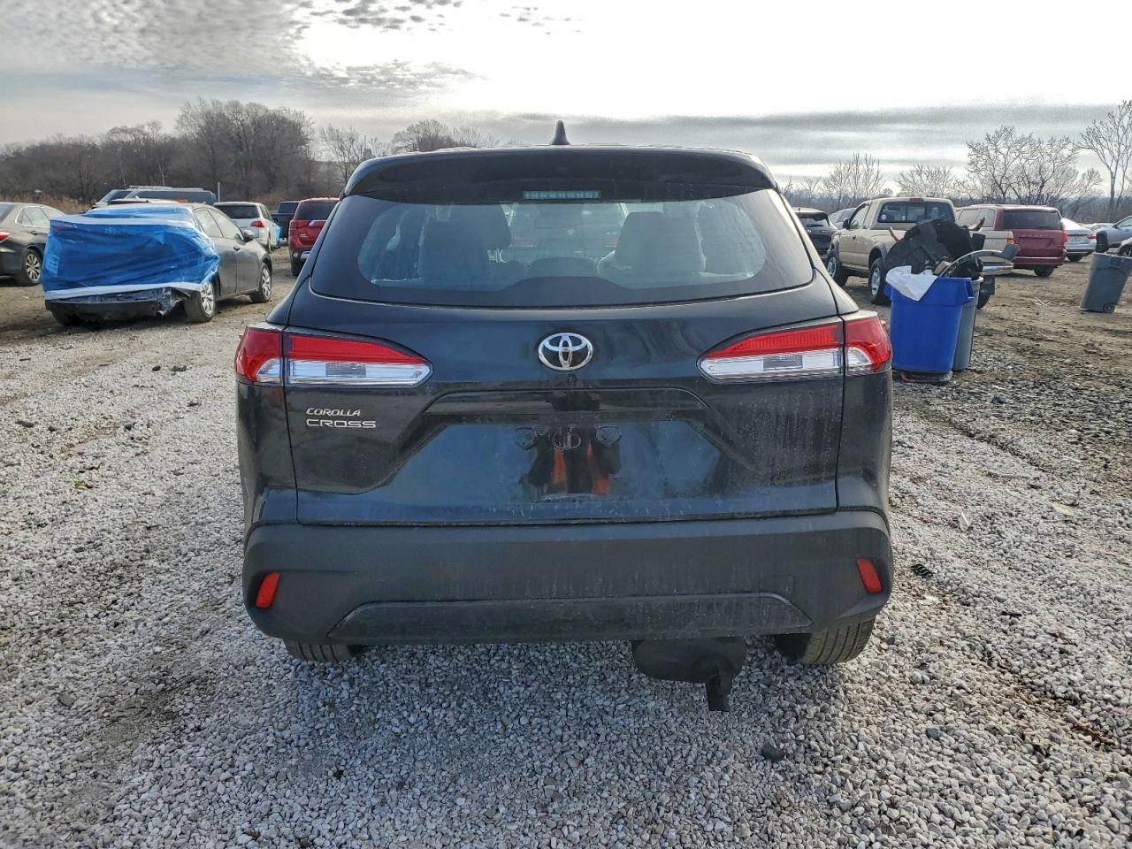 2025 TOYOTA COROLLA CROSS L photo 6