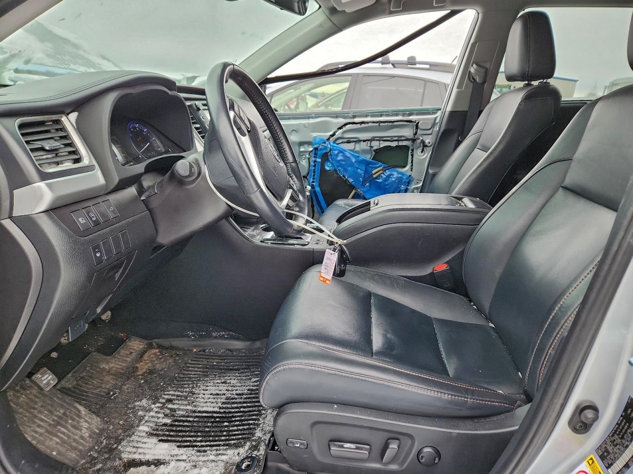 2019 TOYOTA HIGHLANDER SE photo 7