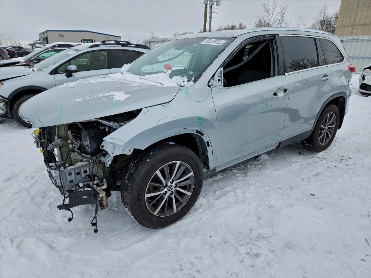 2019 TOYOTA HIGHLANDER SE — FRONT END damage — photo 1