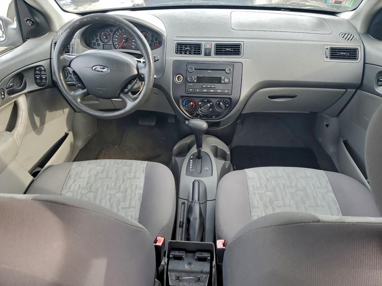 2005 FORD FOCUS ZX4 photo 8