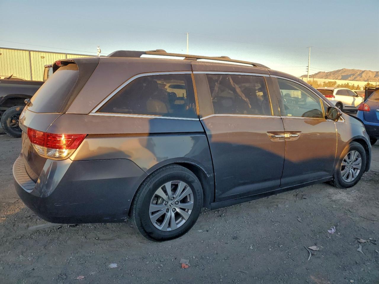 2016 HONDA ODYSSEY EXL photo 3