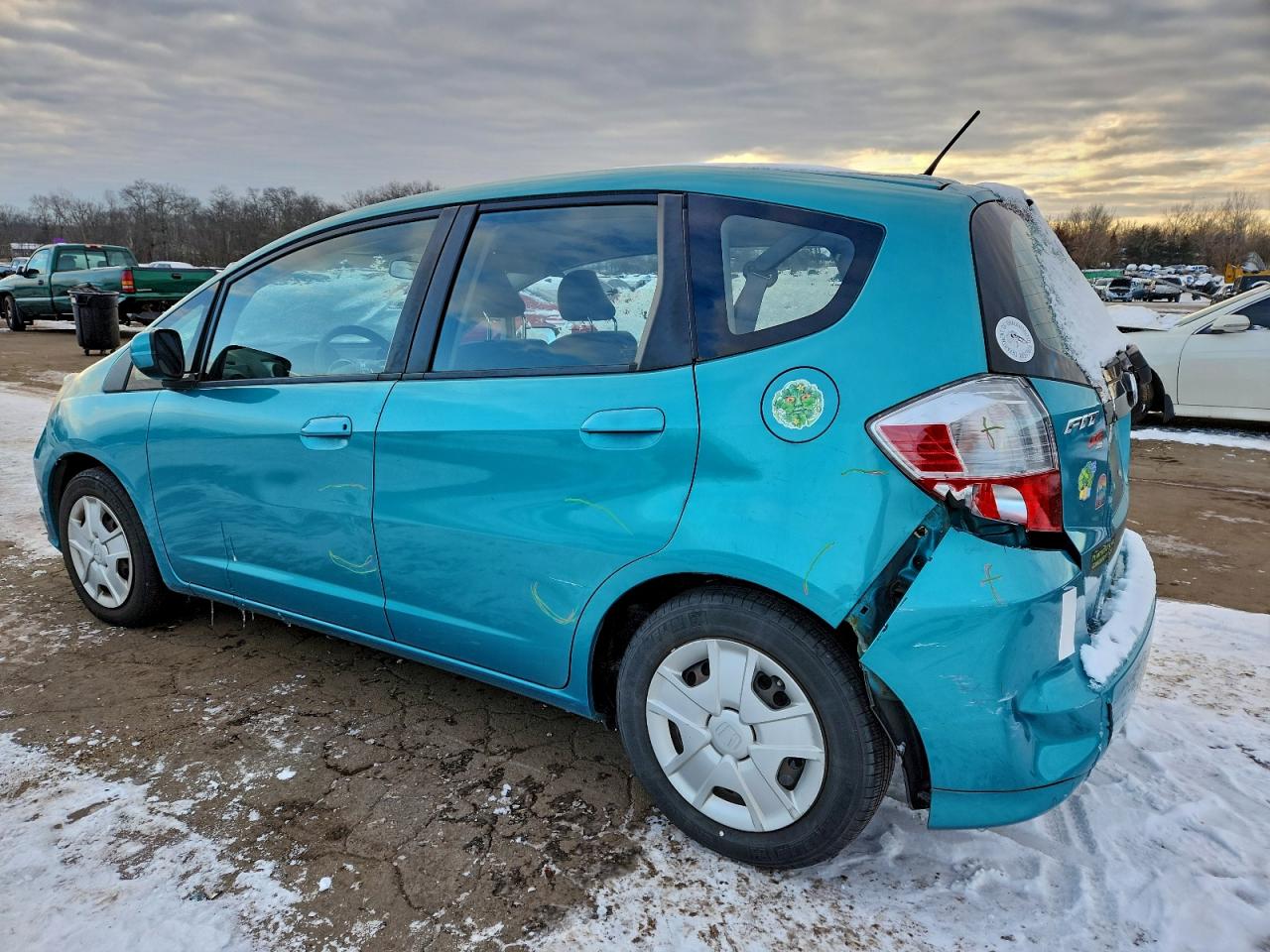 2013 HONDA FIT photo 2