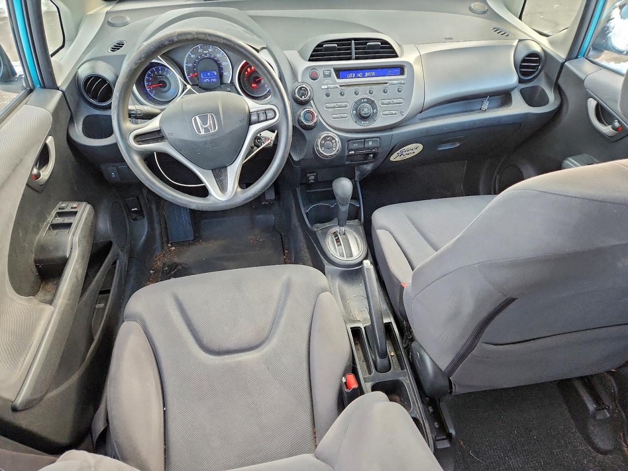 2013 HONDA FIT photo 8