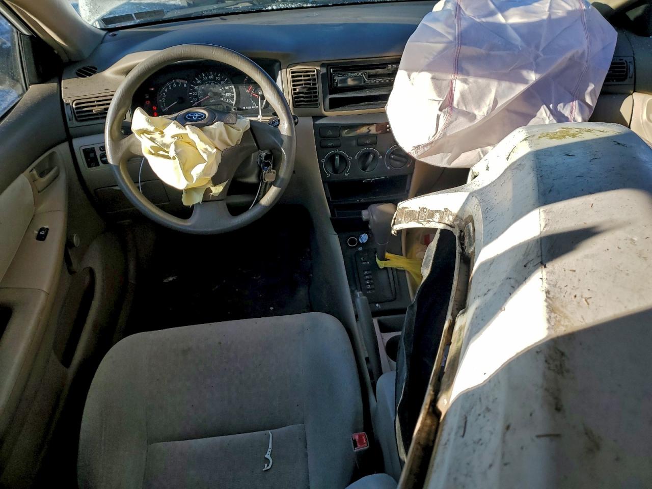 2003 TOYOTA COROLLA CE photo 8