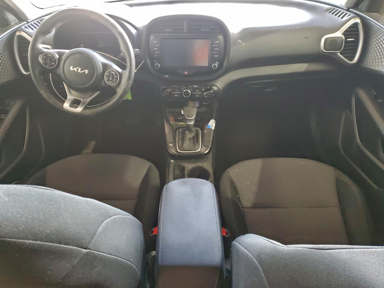 2022 KIA SOUL LX photo 8