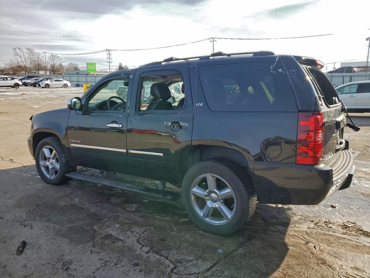 2013 CHEVROLET TAHOE K1500 LTZ photo 2
