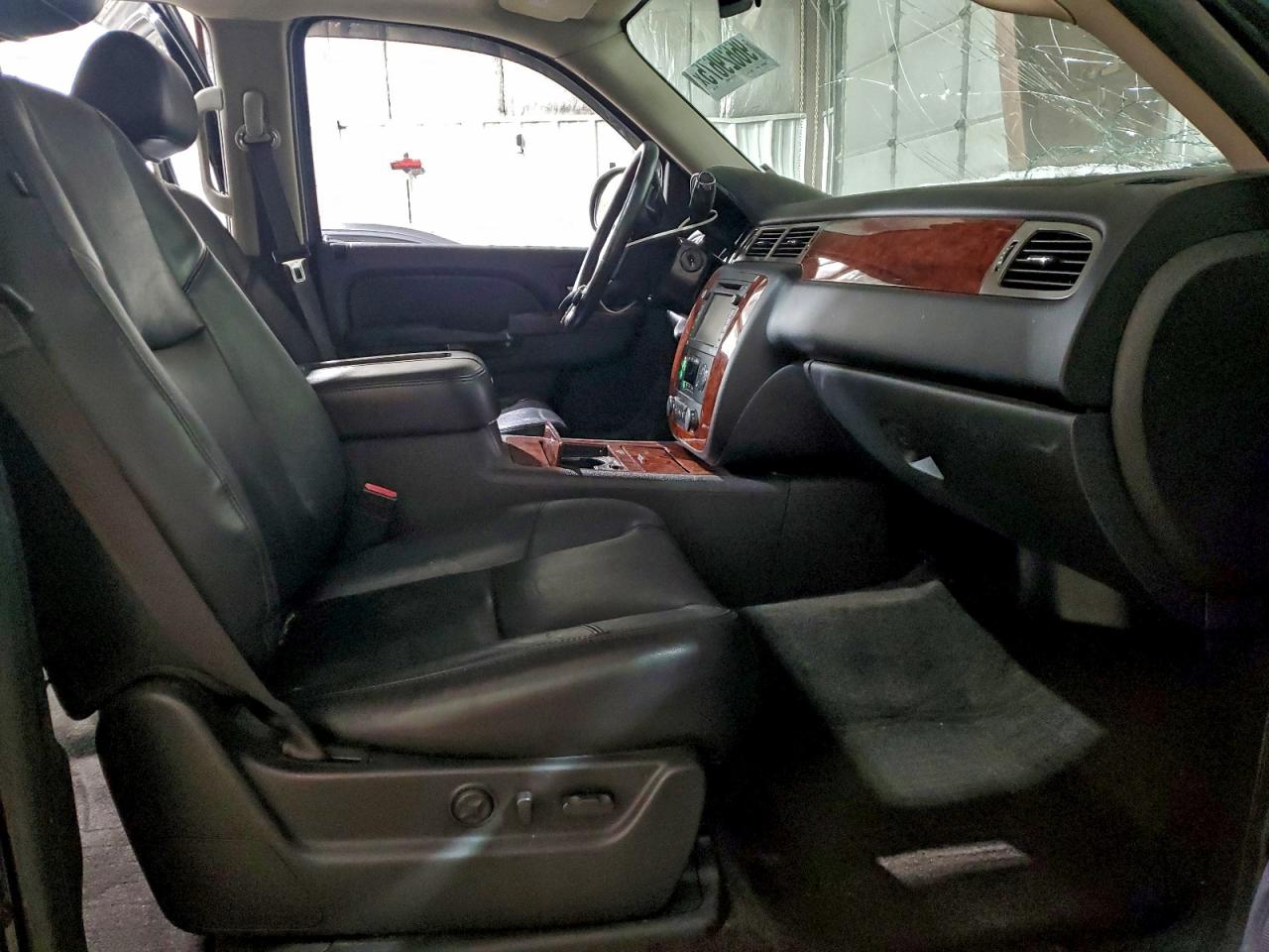 2013 CHEVROLET TAHOE K1500 LTZ photo 7