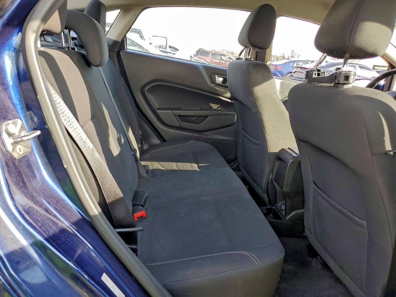 2016 FORD FIESTA SE photo 10