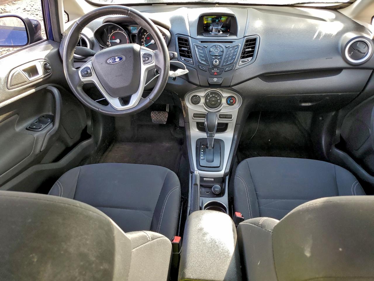 2016 FORD FIESTA SE photo 8