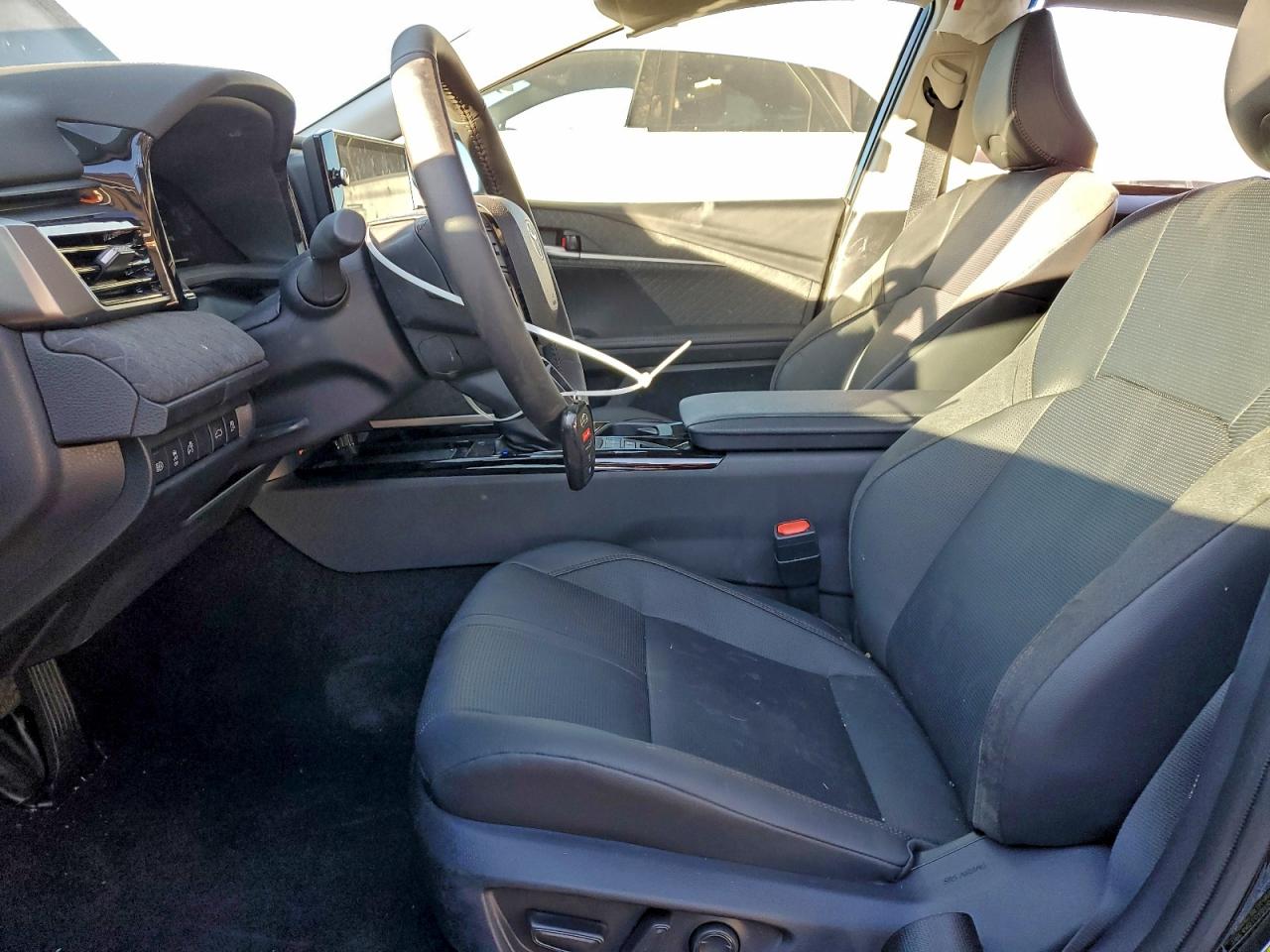 2025 TOYOTA CAMRY XSE photo 7