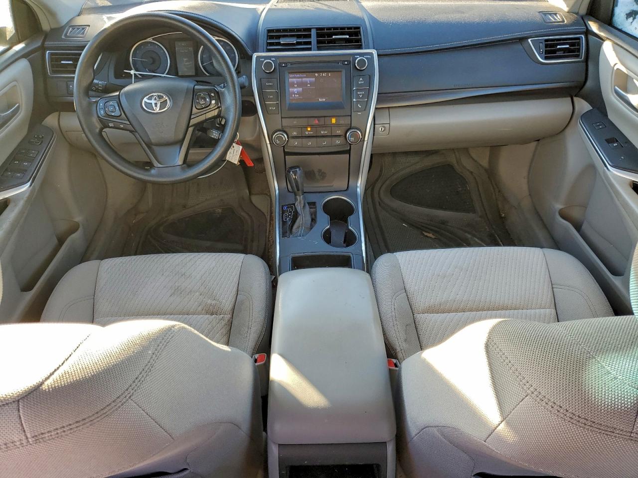 2016 TOYOTA CAMRY LE photo 8