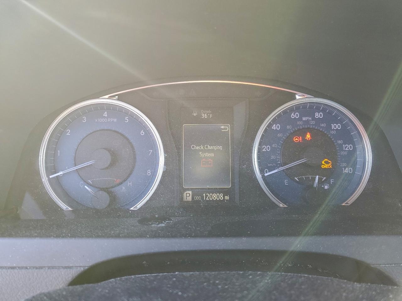 2016 TOYOTA CAMRY LE photo 9