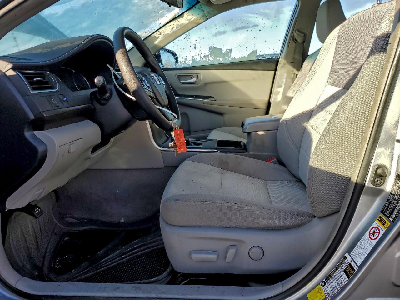 2016 TOYOTA CAMRY LE photo 7