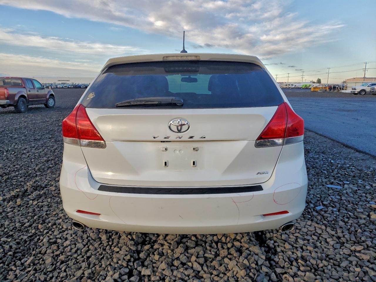 2010 TOYOTA VENZA photo 6
