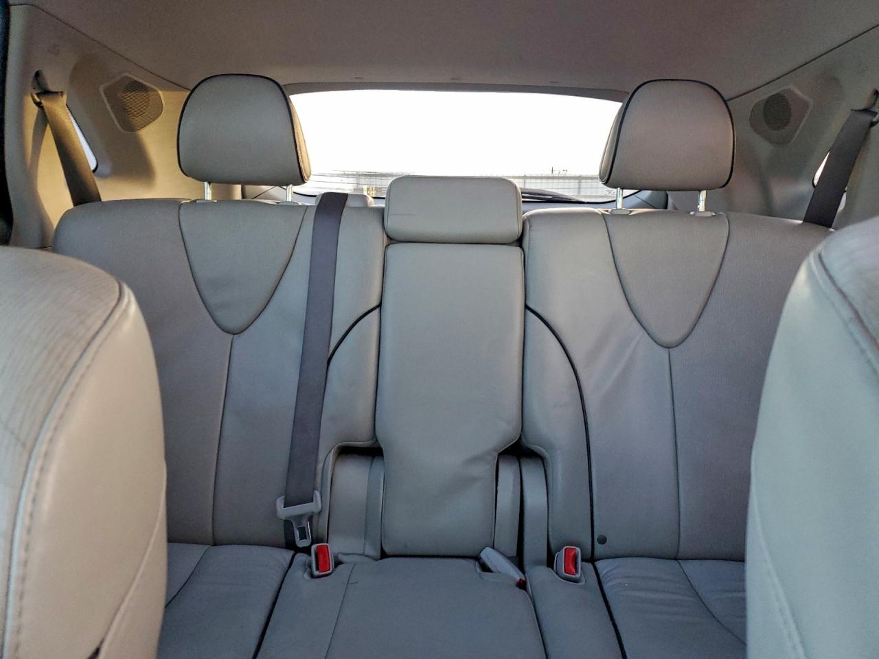 2010 TOYOTA VENZA photo 9